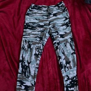 Camo leggings